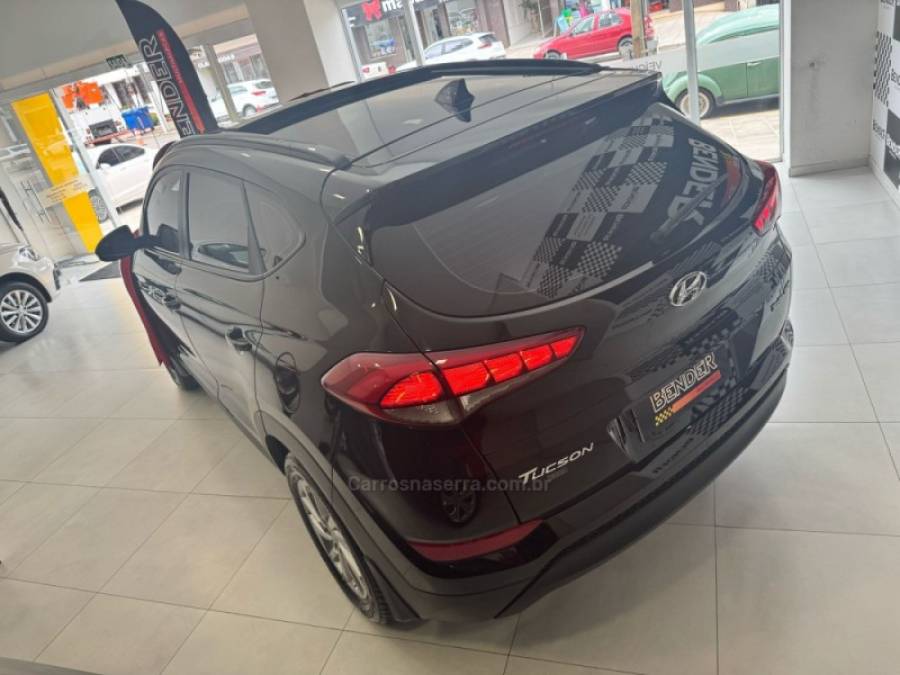 HYUNDAI - TUCSON - 2022/2022 - Preta - R$ 131.900,00