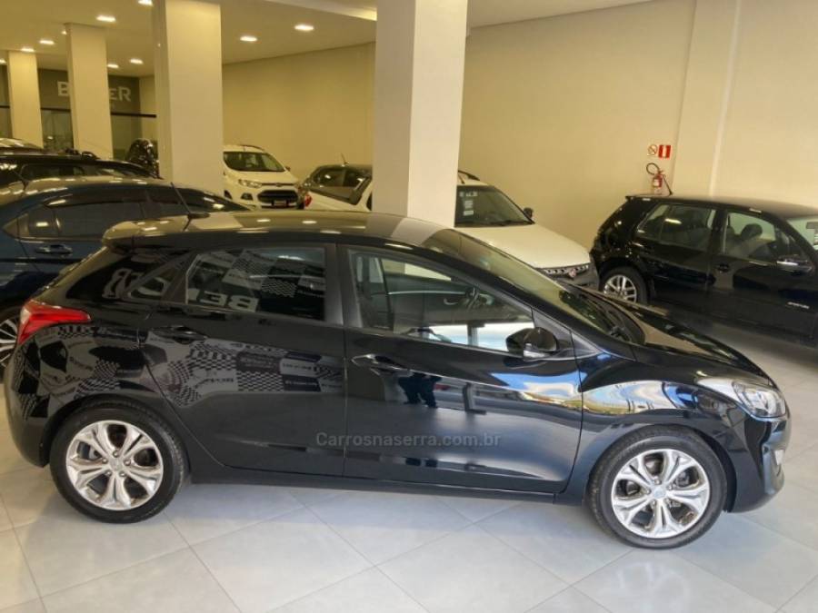 HYUNDAI - I30 - 2013/2014 - Preta - R$ 64.900,00