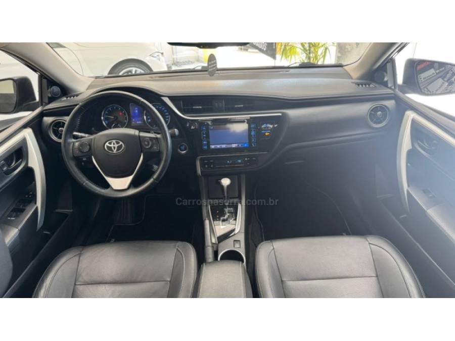 TOYOTA - COROLLA - 2018/2019 - Preta - R$ 108.900,00