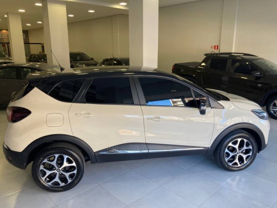 RENAULT - CAPTUR - 2018/2019 - Bege - R$ 78.900,00