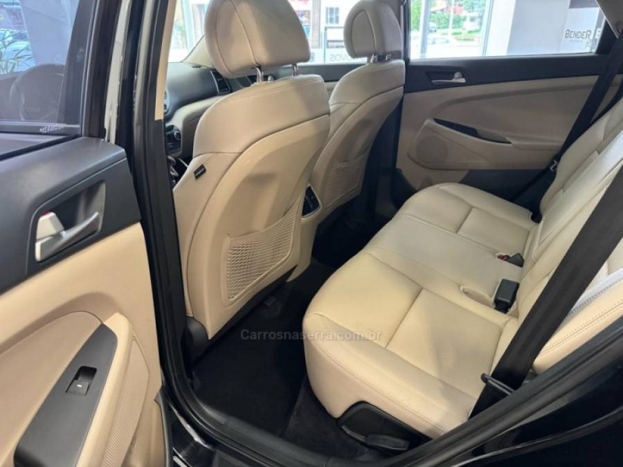 HYUNDAI - TUCSON - 2022/2022 - Preta - R$ 131.900,00