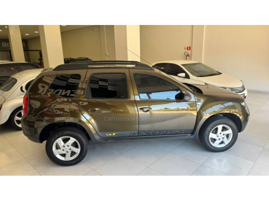 RENAULT - DUSTER - 2014/2015 - Verde - R$ 57.900,00