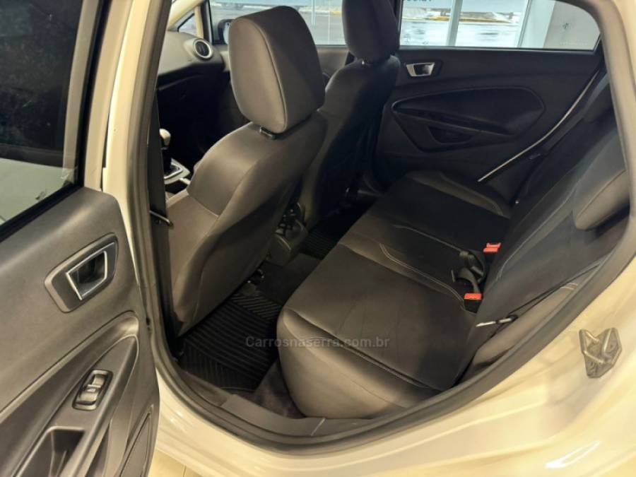 FORD - FIESTA - 2016/2016 - Branca - R$ 51.900,00