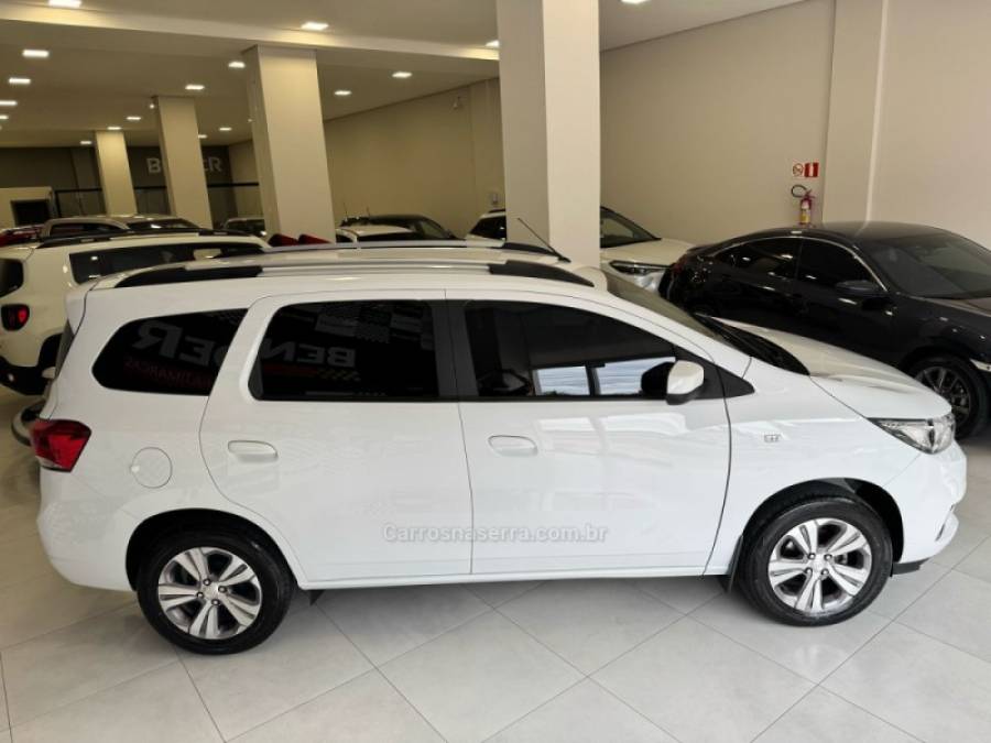 CHEVROLET - SPIN - 2023/2024 - Branca - R$ 114.900,00