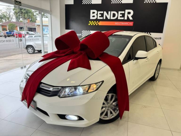 HONDA - CIVIC - 2012/2013 - Branca - R$ 70.900,00