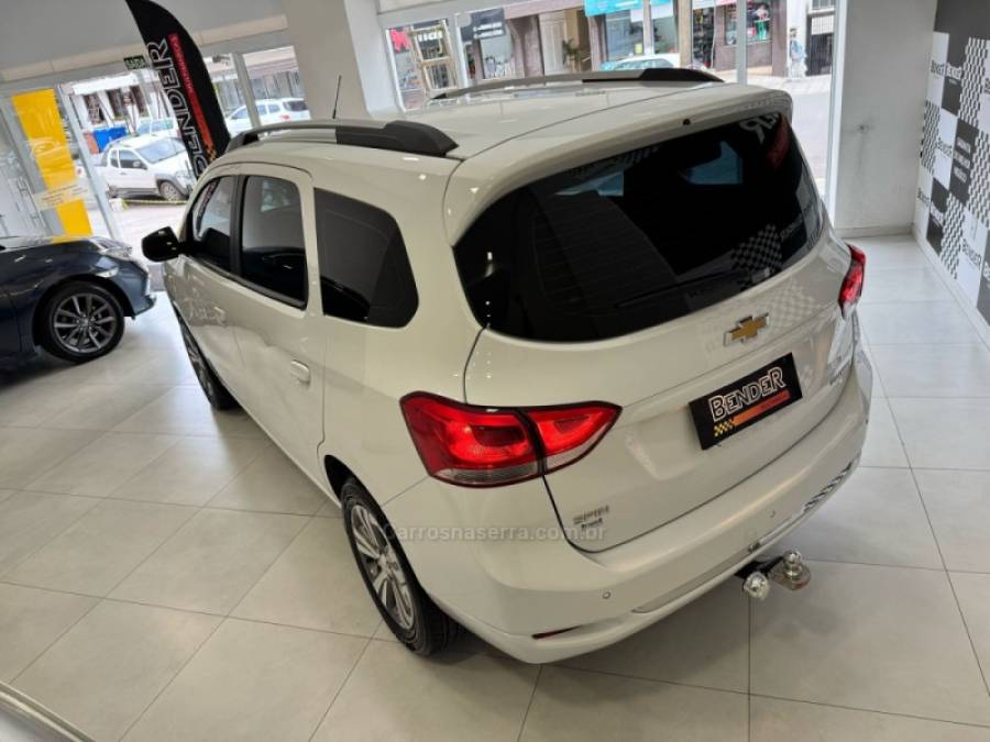 CHEVROLET - SPIN - 2023/2024 - Branca - R$ 114.900,00
