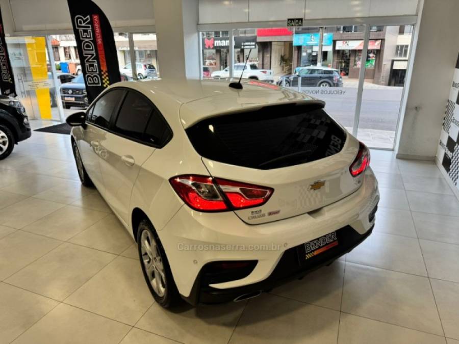 CHEVROLET - CRUZE - 2016/2017 - Branca - R$ 84.900,00