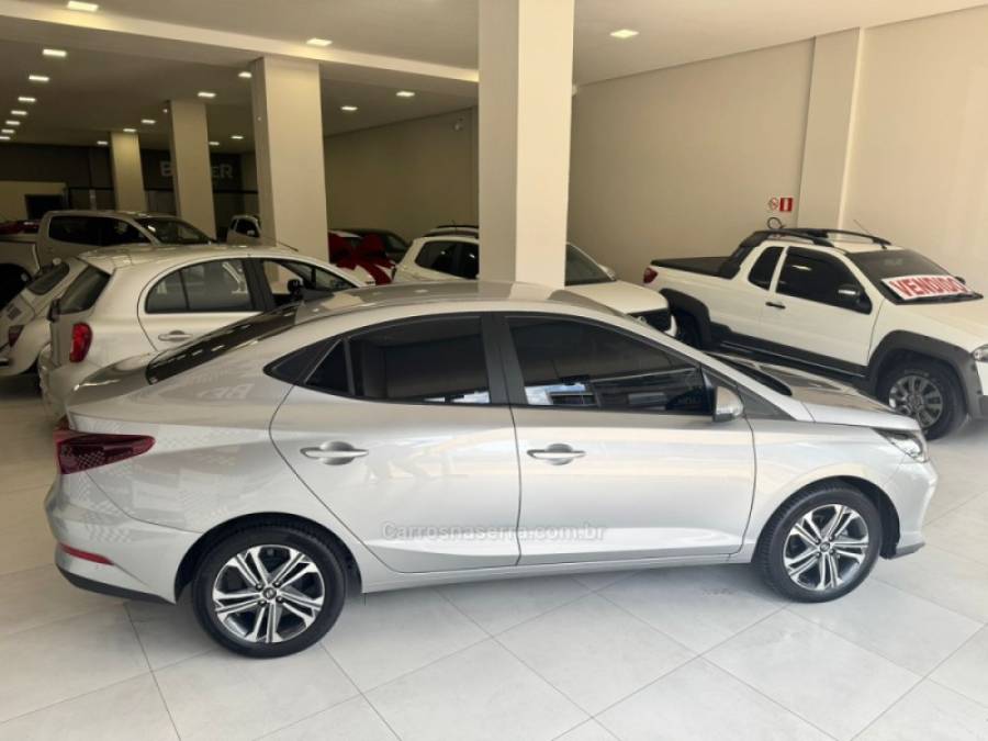 HYUNDAI - HB20S - 2023/2024 - Prata - R$ 96.900,00