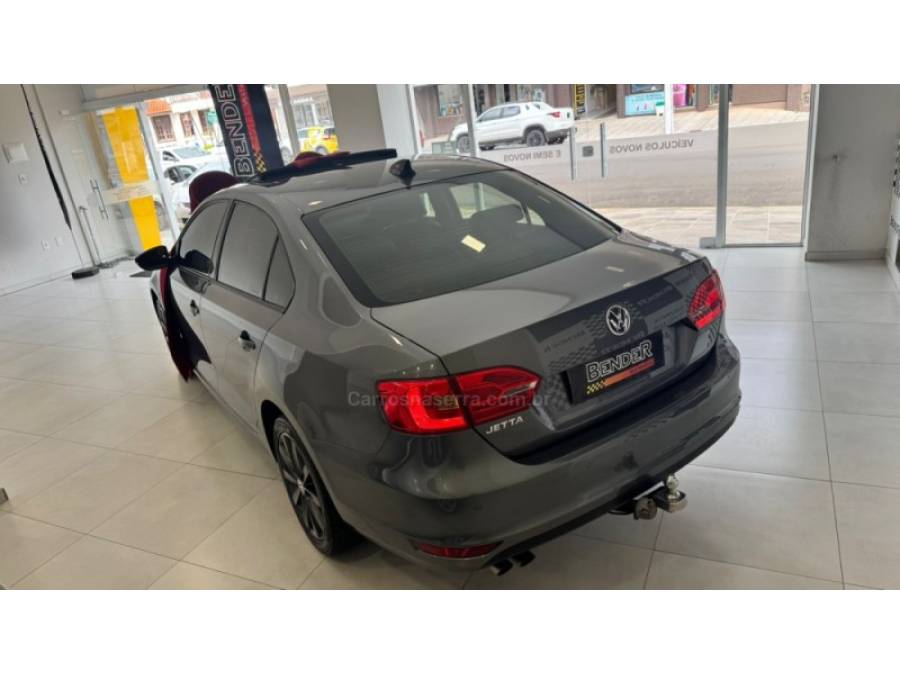 VOLKSWAGEN - JETTA - 2012/2013 - Cinza - R$ 69.900,00