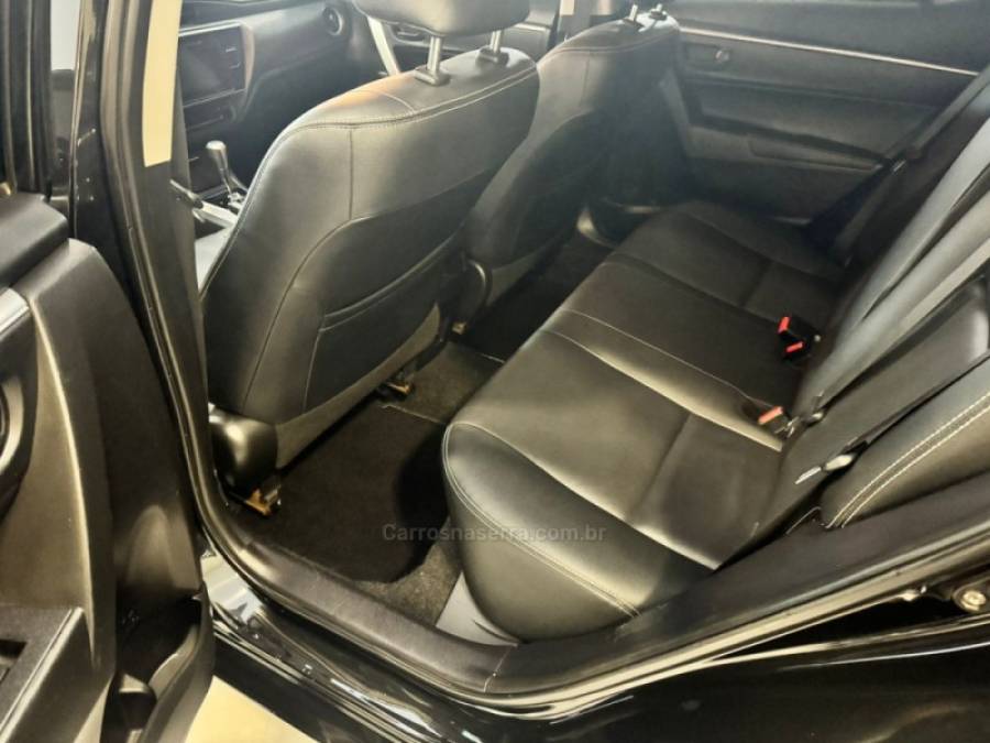 TOYOTA - COROLLA - 2018/2019 - Preta - R$ 108.900,00